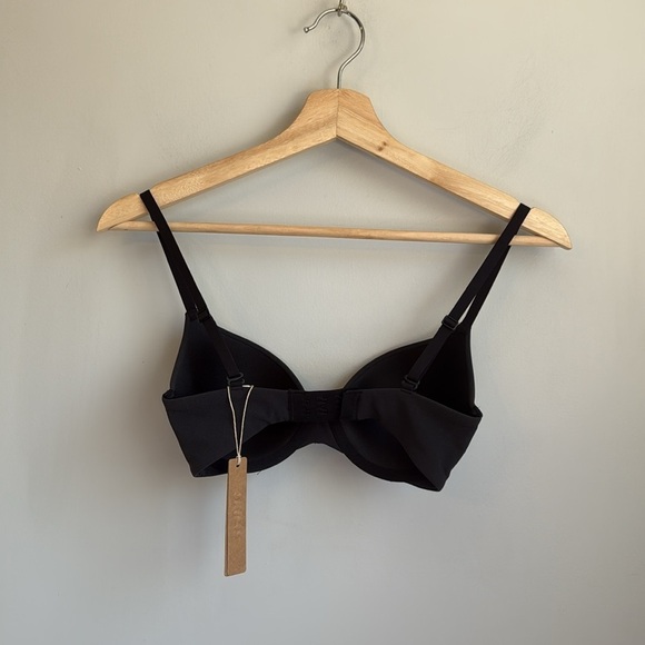 NWT Skims Fits Everybody T-Shirt Bra SZ 30D - Picture 5 of 5